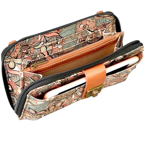 Sakroots Artist Circle Large Smartphone Wristlet Wallet Sienna Spirit Desert - Picture 3 of 11